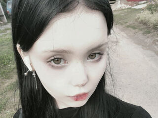 cam girl masturbating with vibrator KrystleHadley