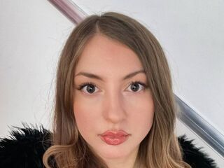 naked girl with webcam masturbating with dildo KyraKur