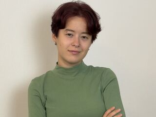 beautiful camgirl LanKudron
