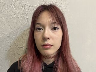 topless camgirl LaraWils