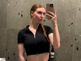live webcam girl LessieNunz