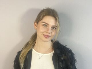 shaved pussy cam LiaMotzer