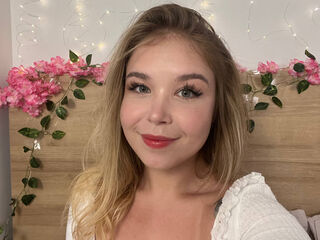 topless cam girl LilithBonheur