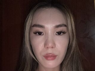 camslut showing pussy LinaWarmer
