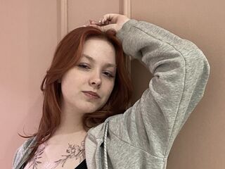 naked girl with cam masturbating LindaBenne
