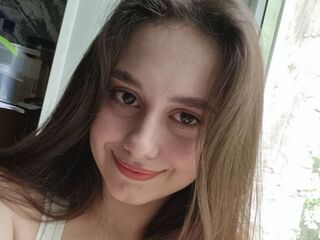 live webcam performer LinnetKim