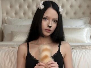 naughty camgirl fingering shaved pussy LoraineWebley