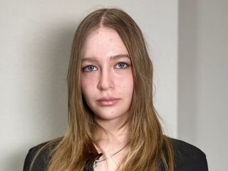 closeup web cam LoriaStepney