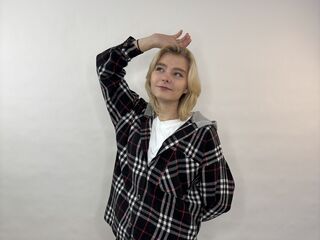 webcam babe chatroom LorieYancy