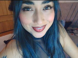 topless webcam girl LoveSamantah