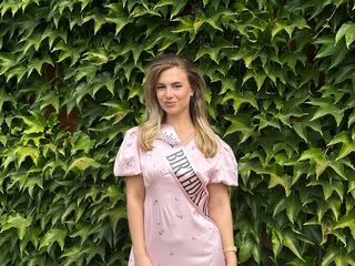 live webcam performer LucianaMasten