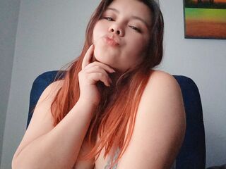 naked webcam girl photo LucyPetit