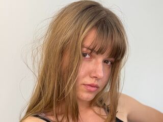 girl nude LynetteOba