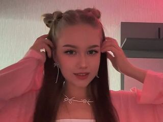 camslut fingering wet pussy MadisonLehar
