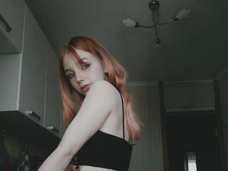 camgirl showing tits MaeEastes