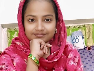 closeup webcam MastSumaiya