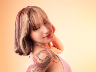 camslut topless MelodyVox