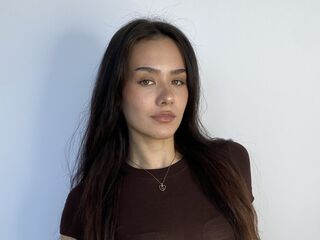 live webcam performer MikaelaRotz