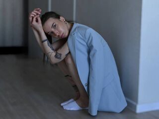 camslut webcam video MirnaLatourette