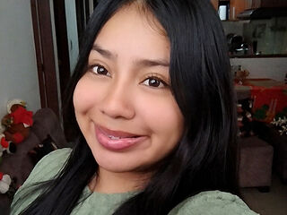 webcamgirl chatroom NoaBaker