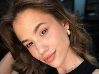 naked girl with webcam masturbating with vibrator PearlyLominack