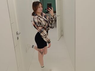 camgirl showing tits QuennaDark