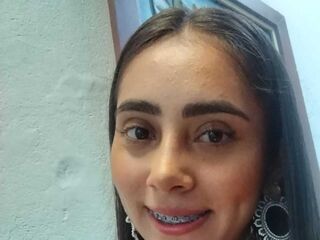 camgirl fingering pussy ScarlettMiller