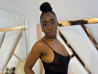 cam girl playing with vibrator SelenaRoas