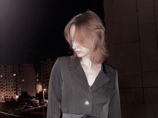 nude webcamgirl ShirleenWiens