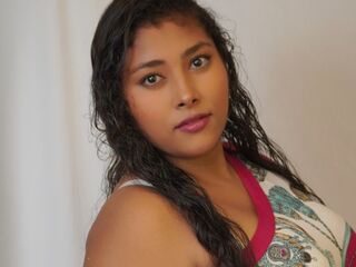 topless webcam girl SiryenayHill