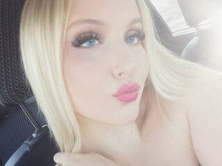 cam girl masturbating with dildo SixtaCola
