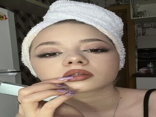 naked girl with webcam masturbating with vibrator SofiaDragon