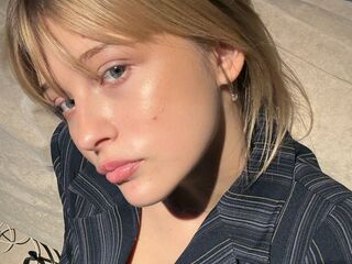 hot striptease web cam SoledadMadon