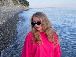 camwhore fingering pussy TaraRidec