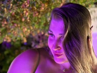 fingering girl chatroom TarahZullo