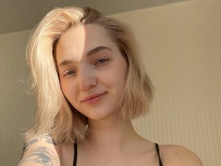 camgirl masturbating with vibrator TayteHessel