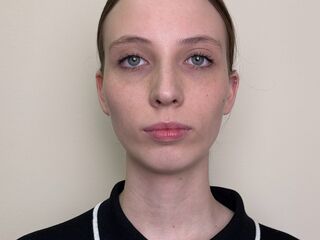 camslut showing tits TenishaSherfey