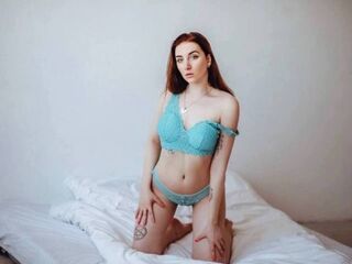 naked camgirl masturbating with vibrator UnaShadow