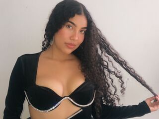 camgirl showing tits ValerianBrown