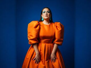 fingering VivianaGrays