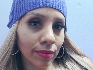 camgirl spreading pussy ZaraFernandez