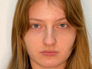 live teaser web cam ZellaCarwin